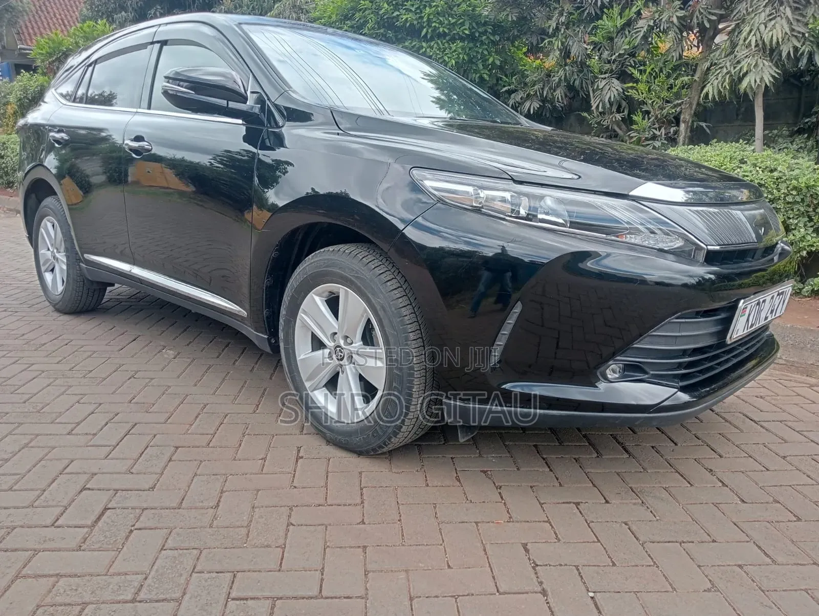 Toyota Harrier 2.0 4WD 2017 Black