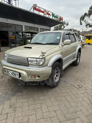 Toyota Hilux Surf 2001 Gold