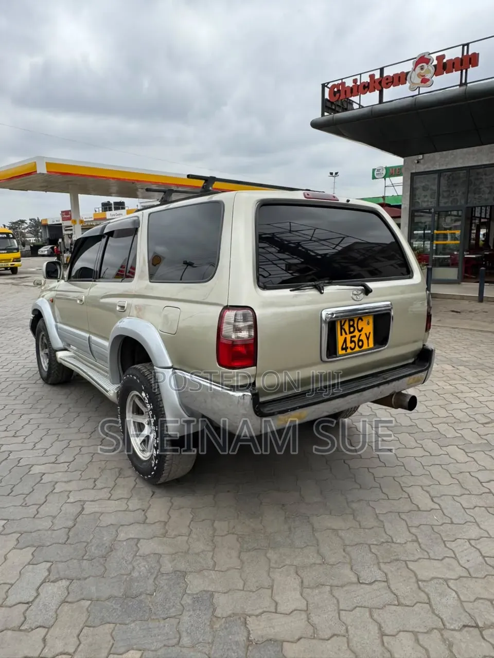 Toyota Hilux Surf 2001 Gold