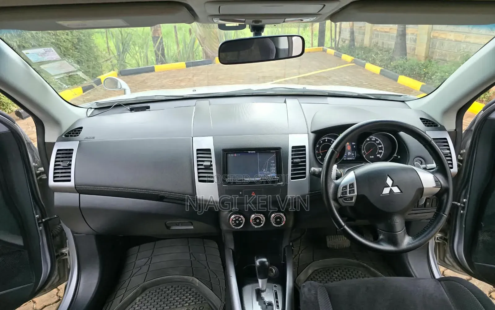 Mitsubishi Outlander 2012 Silver