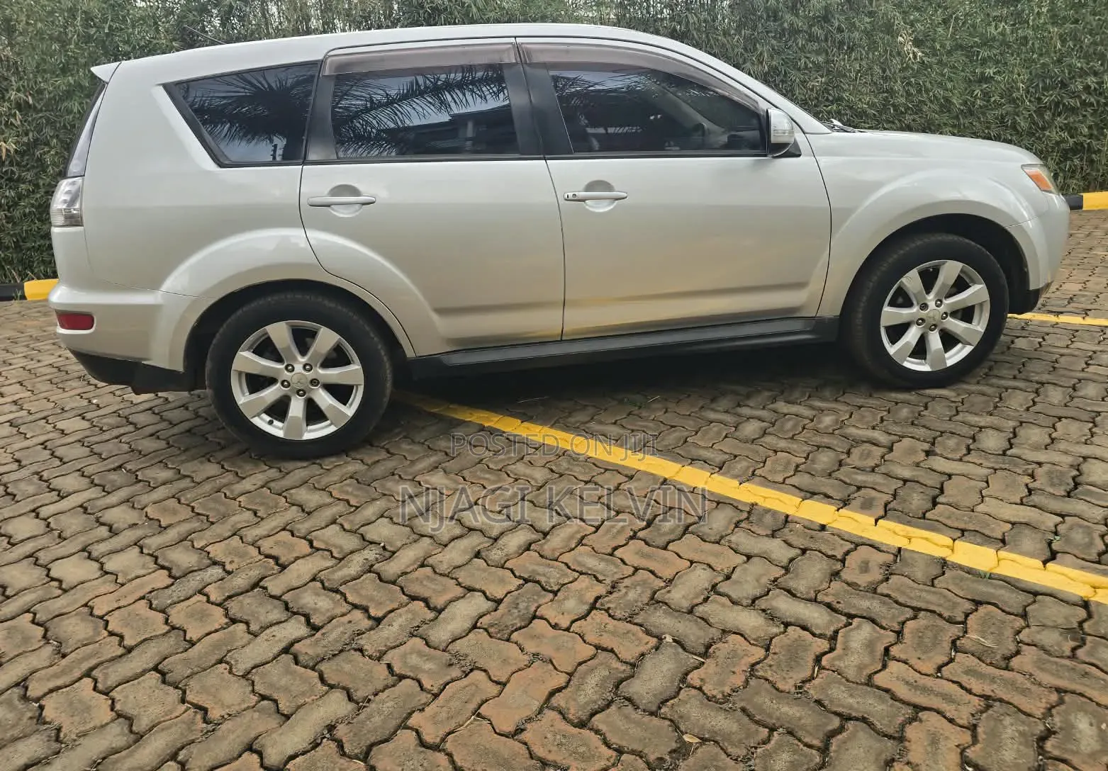 Mitsubishi Outlander 2012 Silver