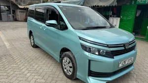 Toyota Noah 2016 Blue