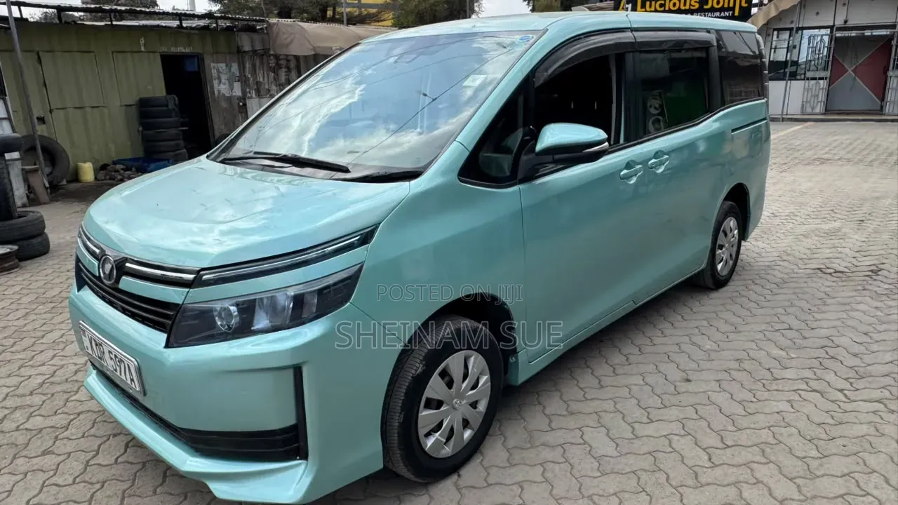 Toyota Noah 2016 Blue