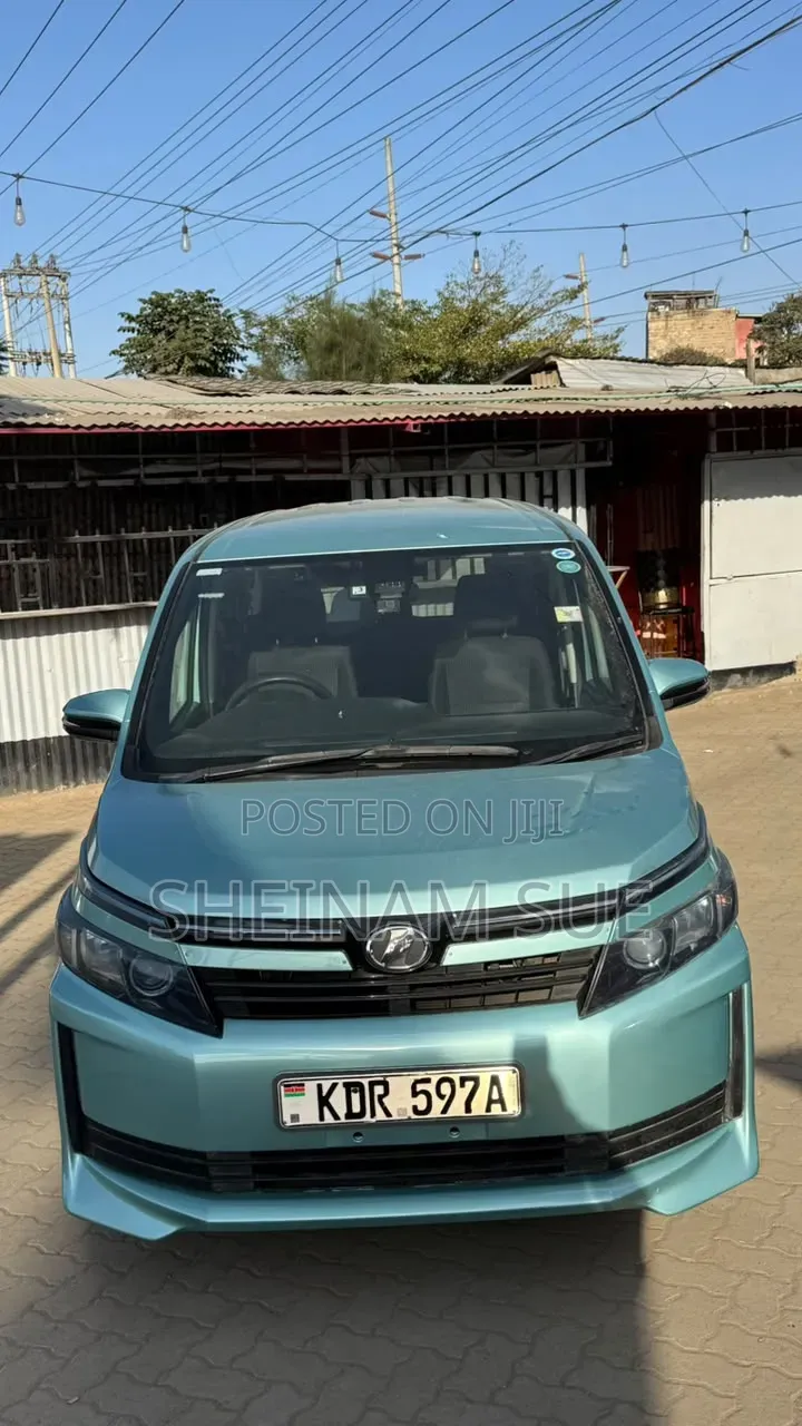 Toyota Noah 2016 Blue