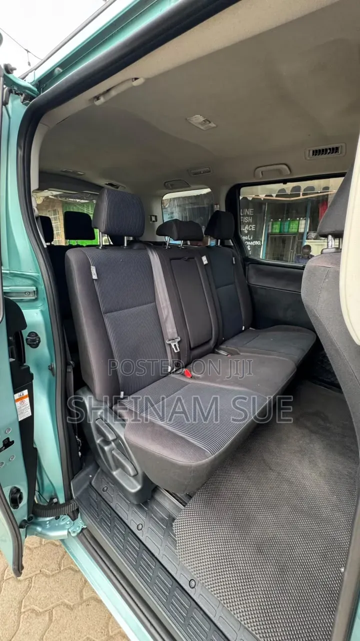 Toyota Noah 2016 Blue