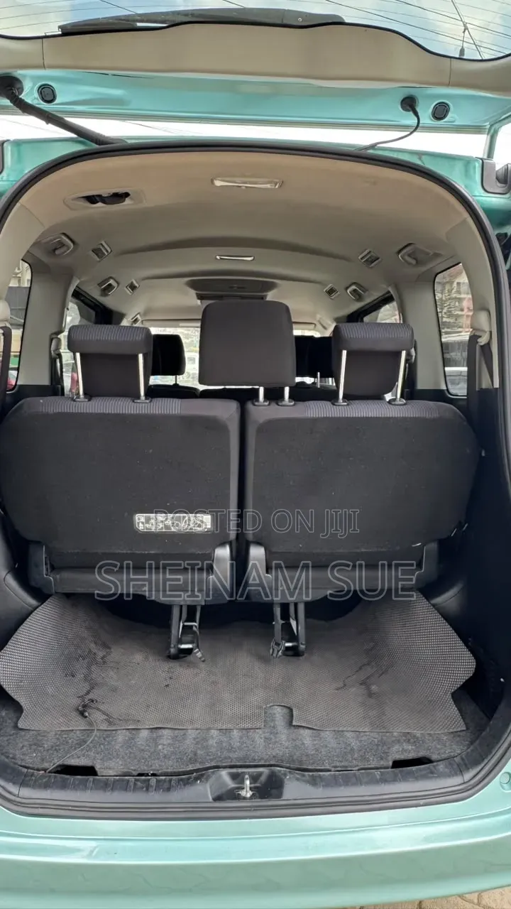 Toyota Noah 2016 Blue