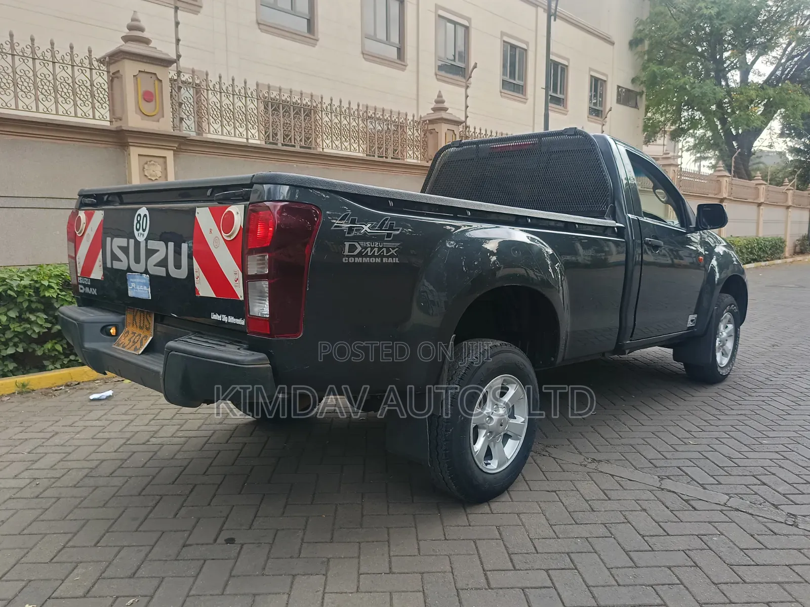 Isuzu D-MAX 2025 Gray