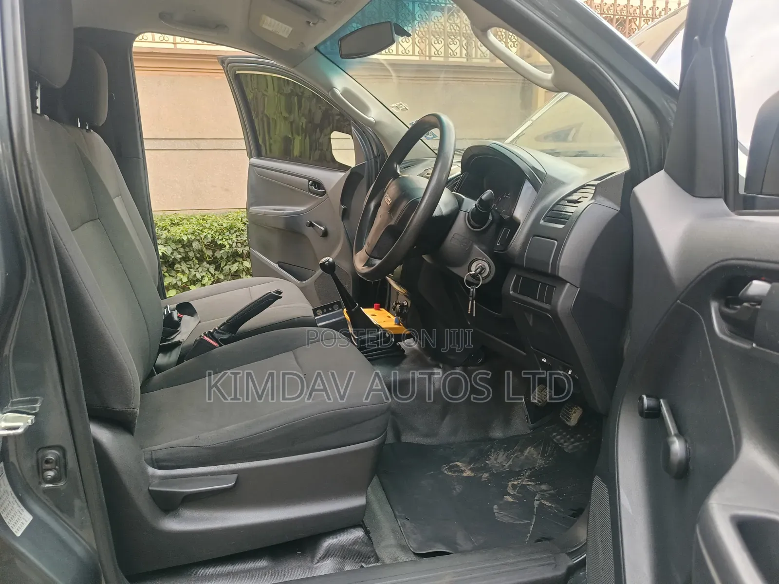 Isuzu D-MAX 2025 Gray