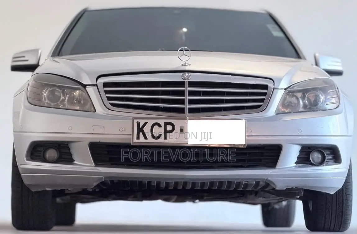 Mercedes-Benz C180 2012 Silver
