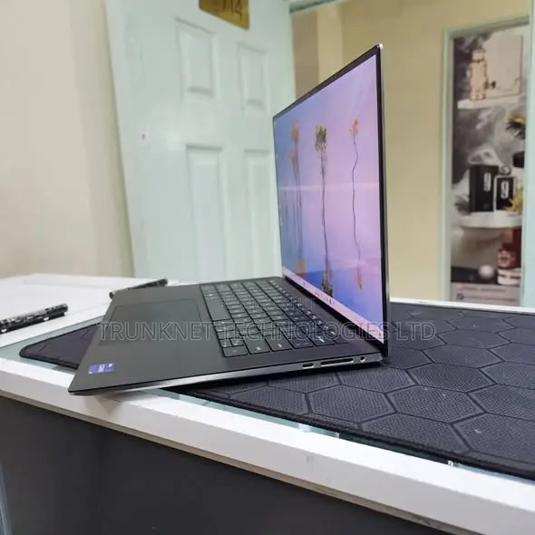 Laptop Dell XPS 15 16GB Intel Core i9 SSD 512GB