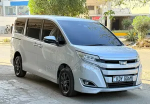 Toyota Noah 2019 Silver