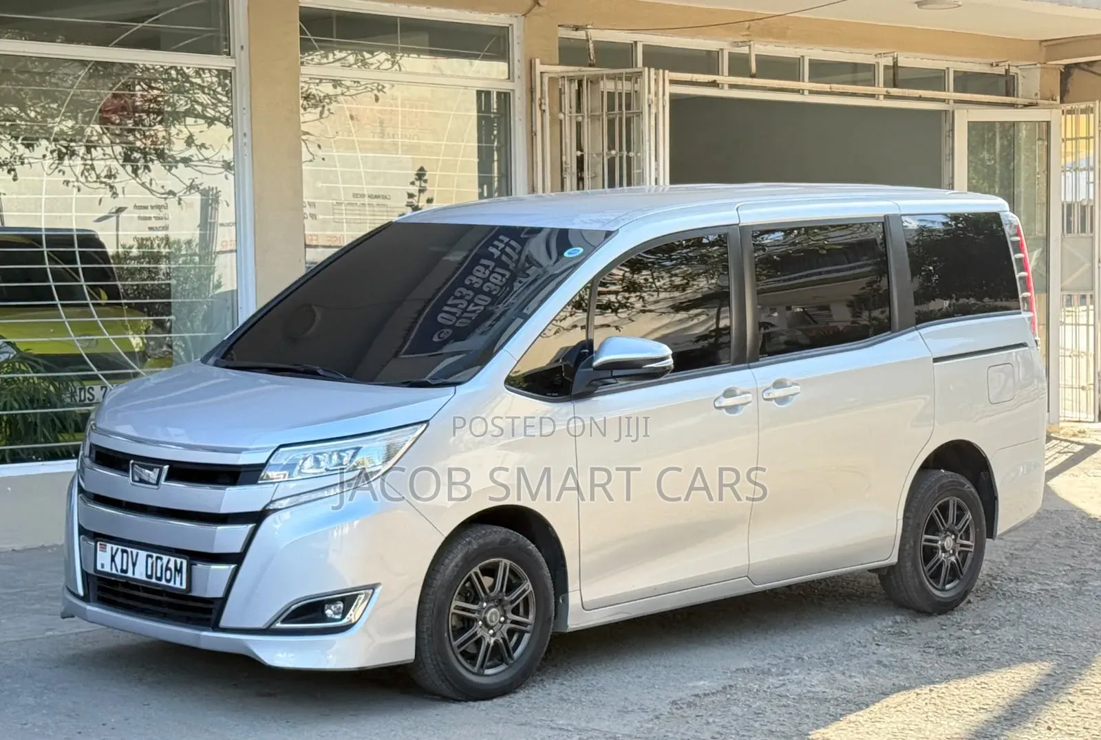 Toyota Noah 2019 Silver