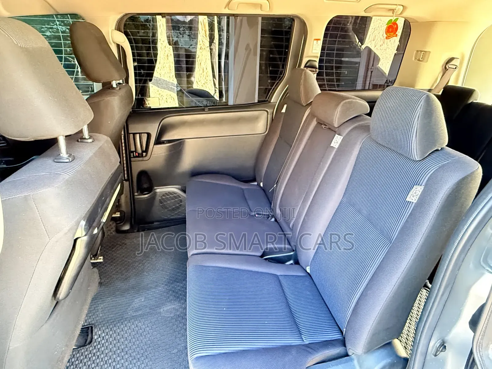 Toyota Noah 2019 Silver