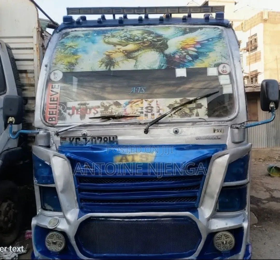 Isuzu NQR 2017 Blue