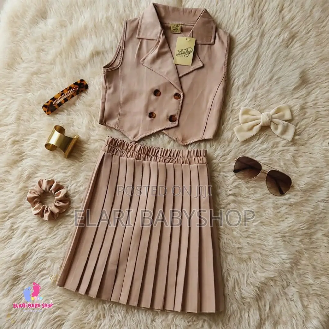 Pleated Skirt Bottom Vest Set