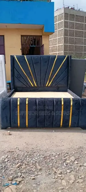 5x6 Executive Black Sunray Chester Bed: Free Delivery