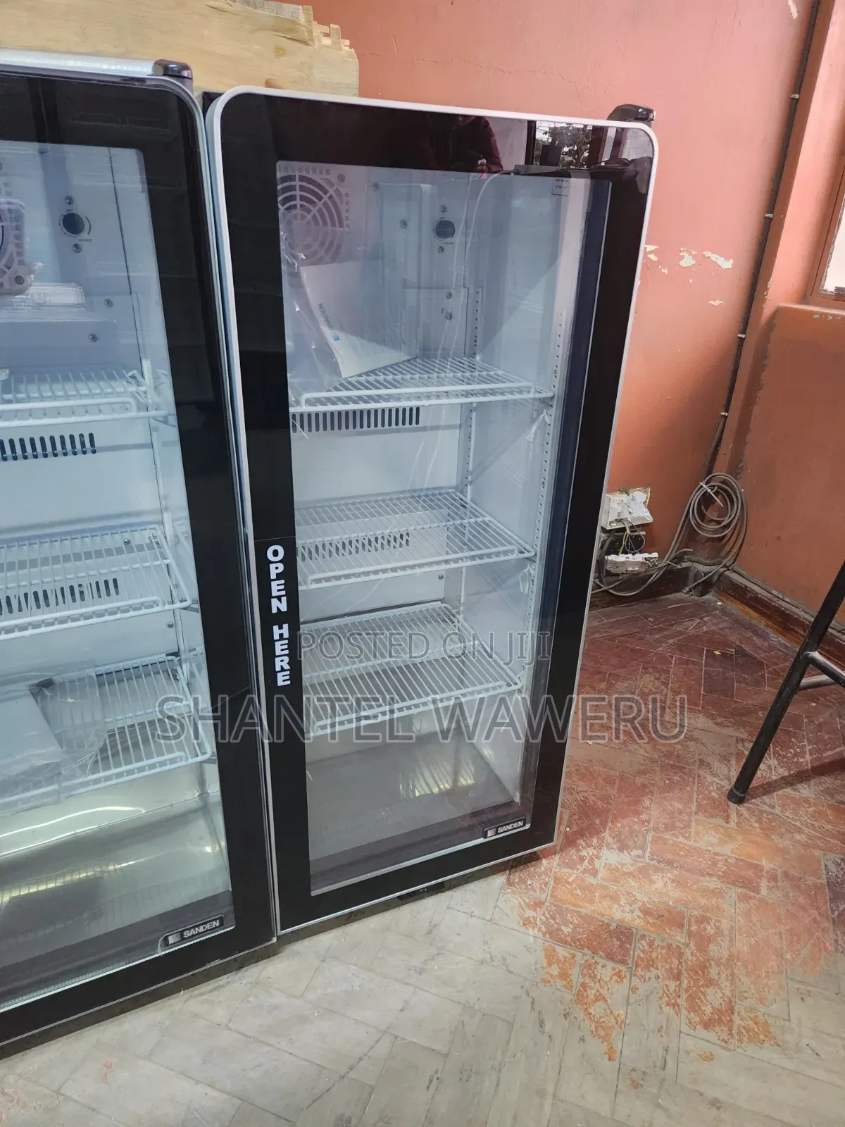 Display Fridge 180litres T2 Chiller