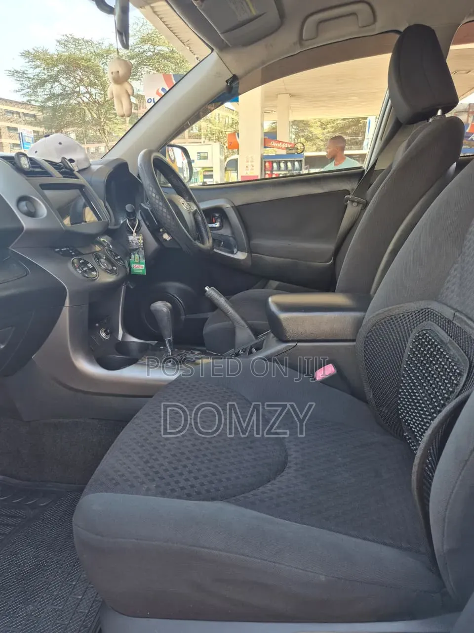 Toyota Vanguard 2011 White