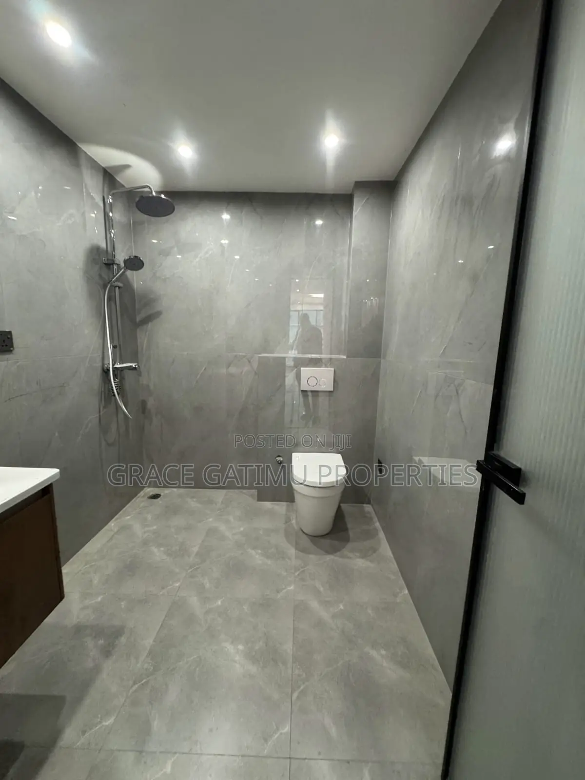 3bdrm Apartment in Westlands Estate, Raphta Road Area for sale