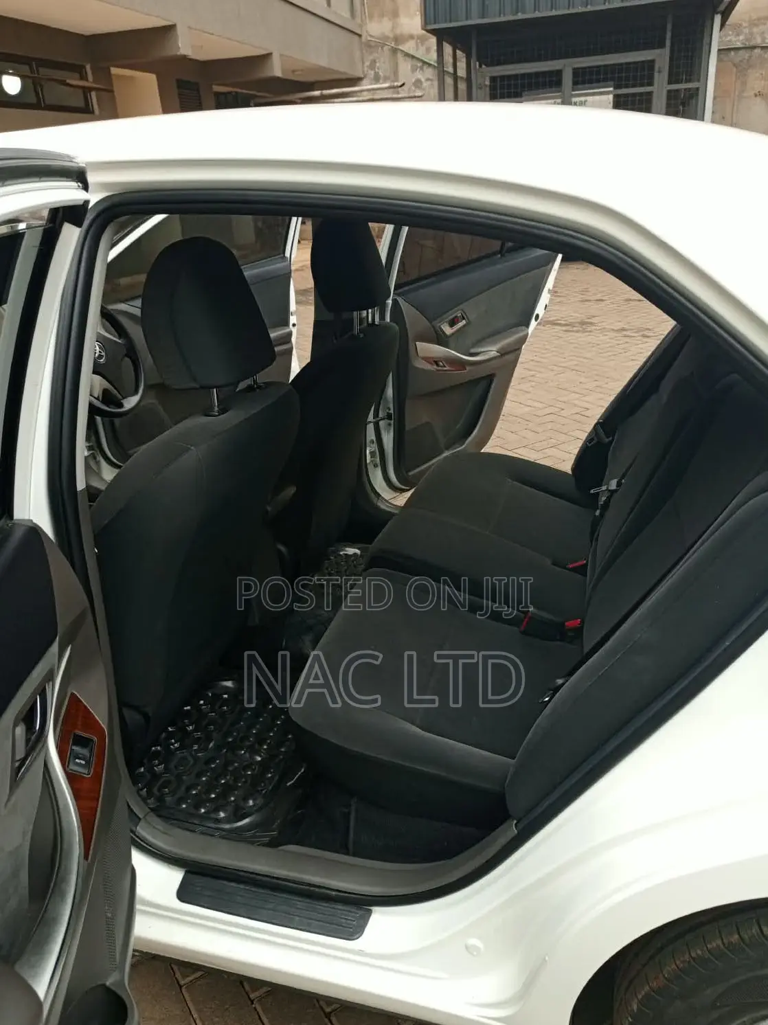 Toyota Premio 2014 White