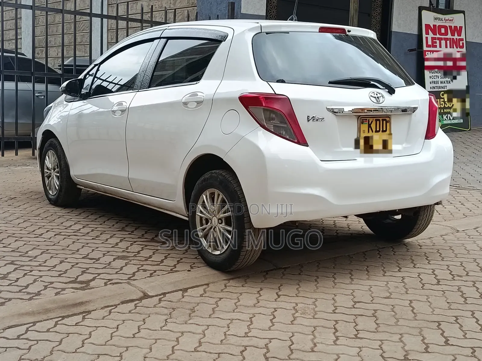 Toyota Vitz 2014 White