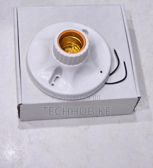 WiFi Spy Bulb Holder Camera 360° Security Screw Type Base - main view