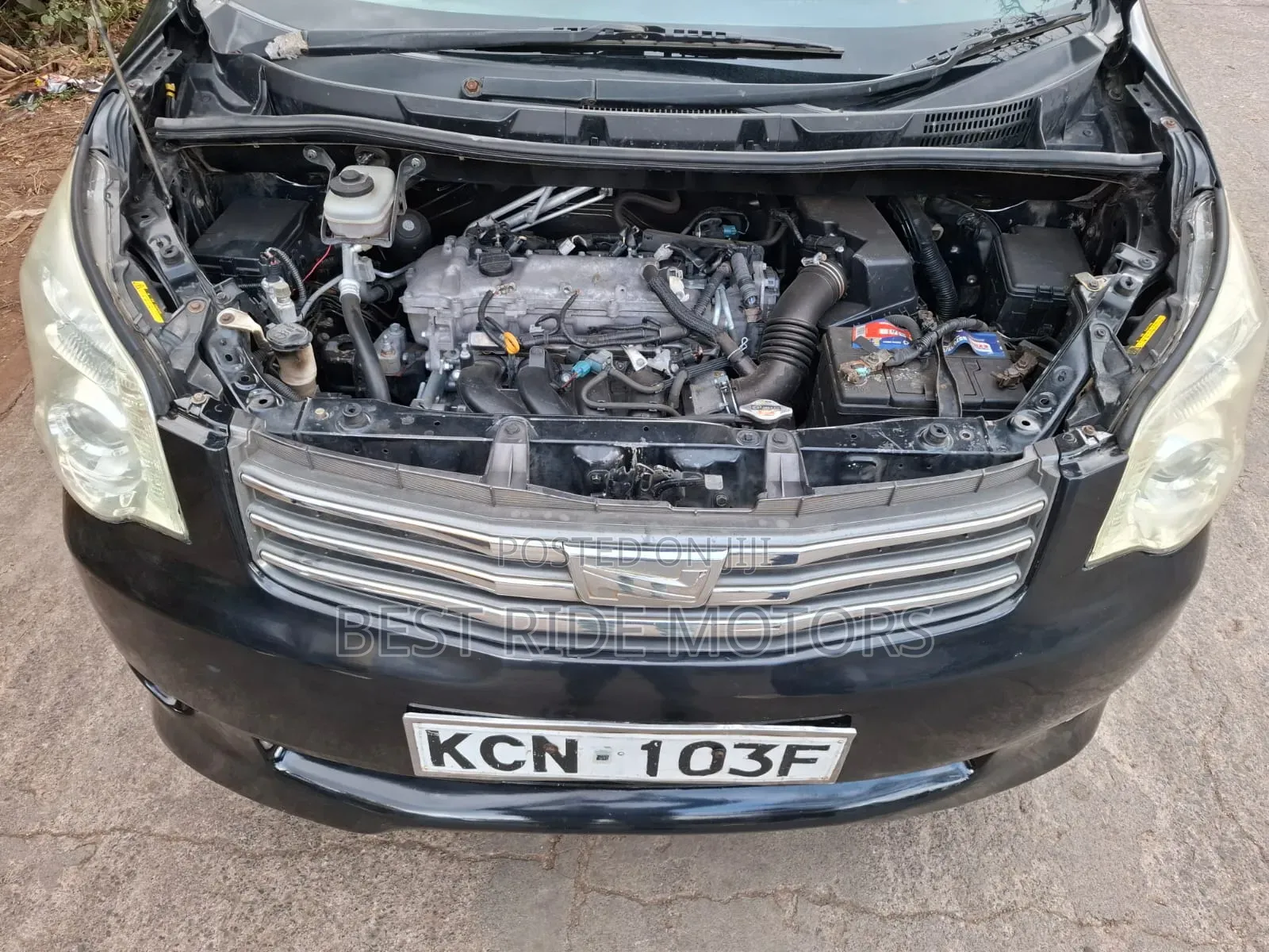 Toyota Noah 2.0 158hp FWD (8 Seater) 2010 Black