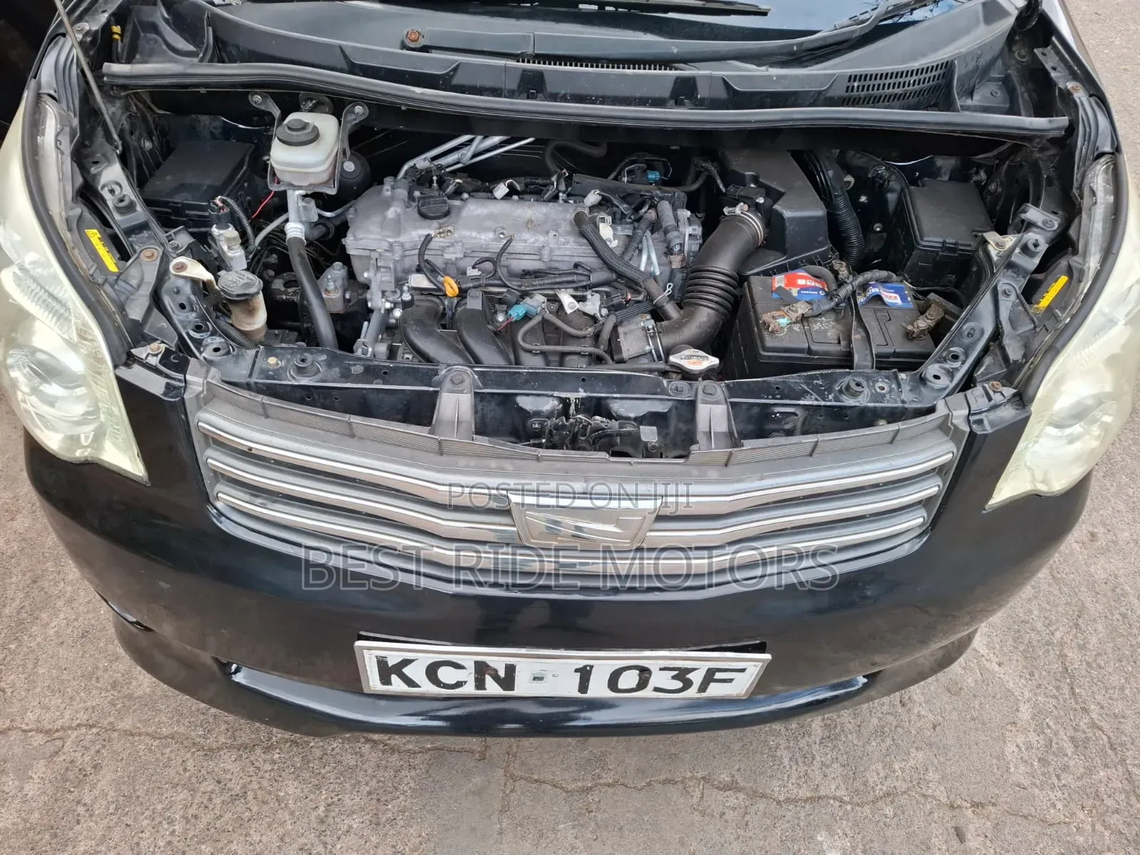 Toyota Noah 2.0 158hp FWD (8 Seater) 2010 Black