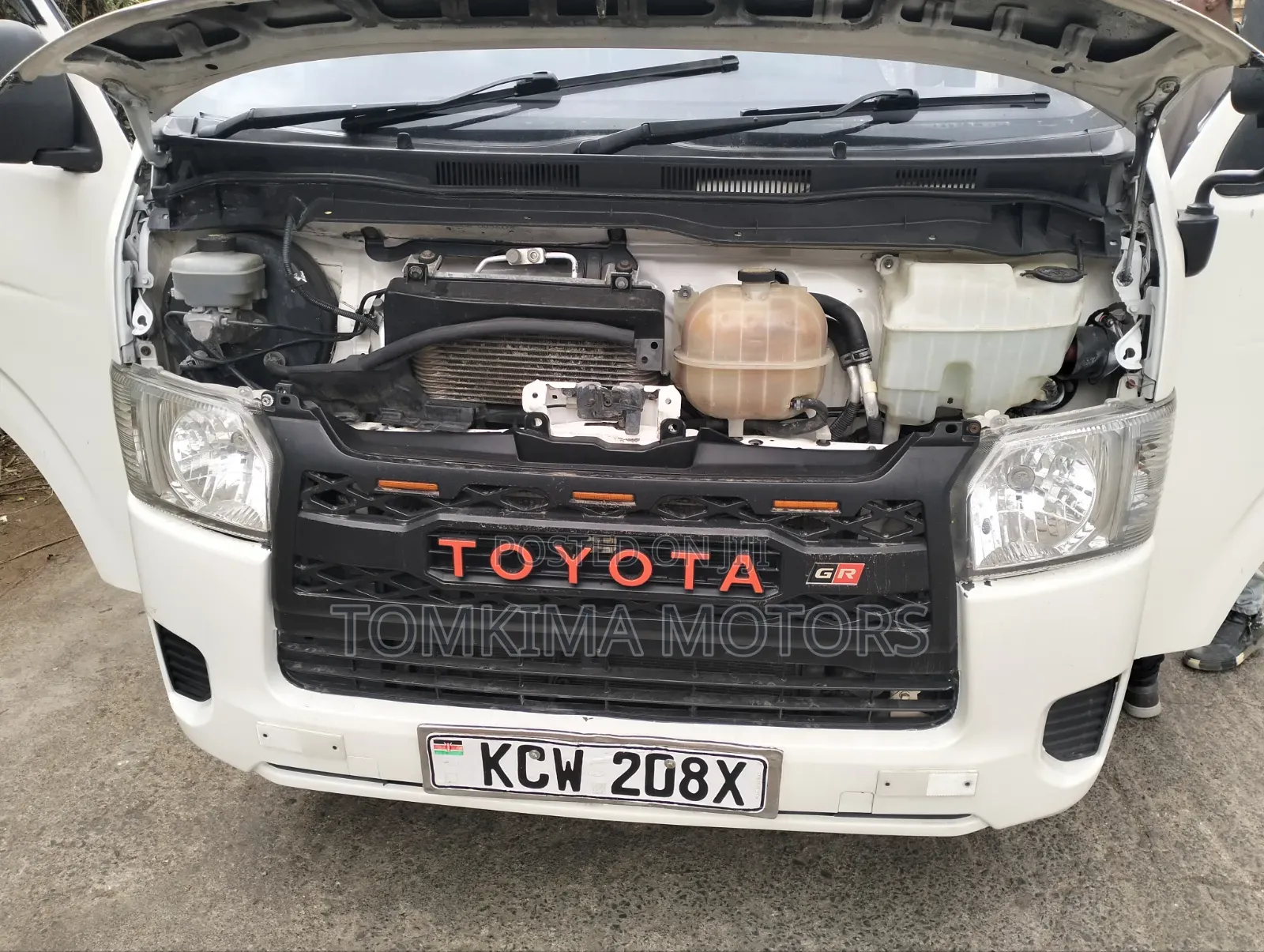 Toyota HiAce 2014 White