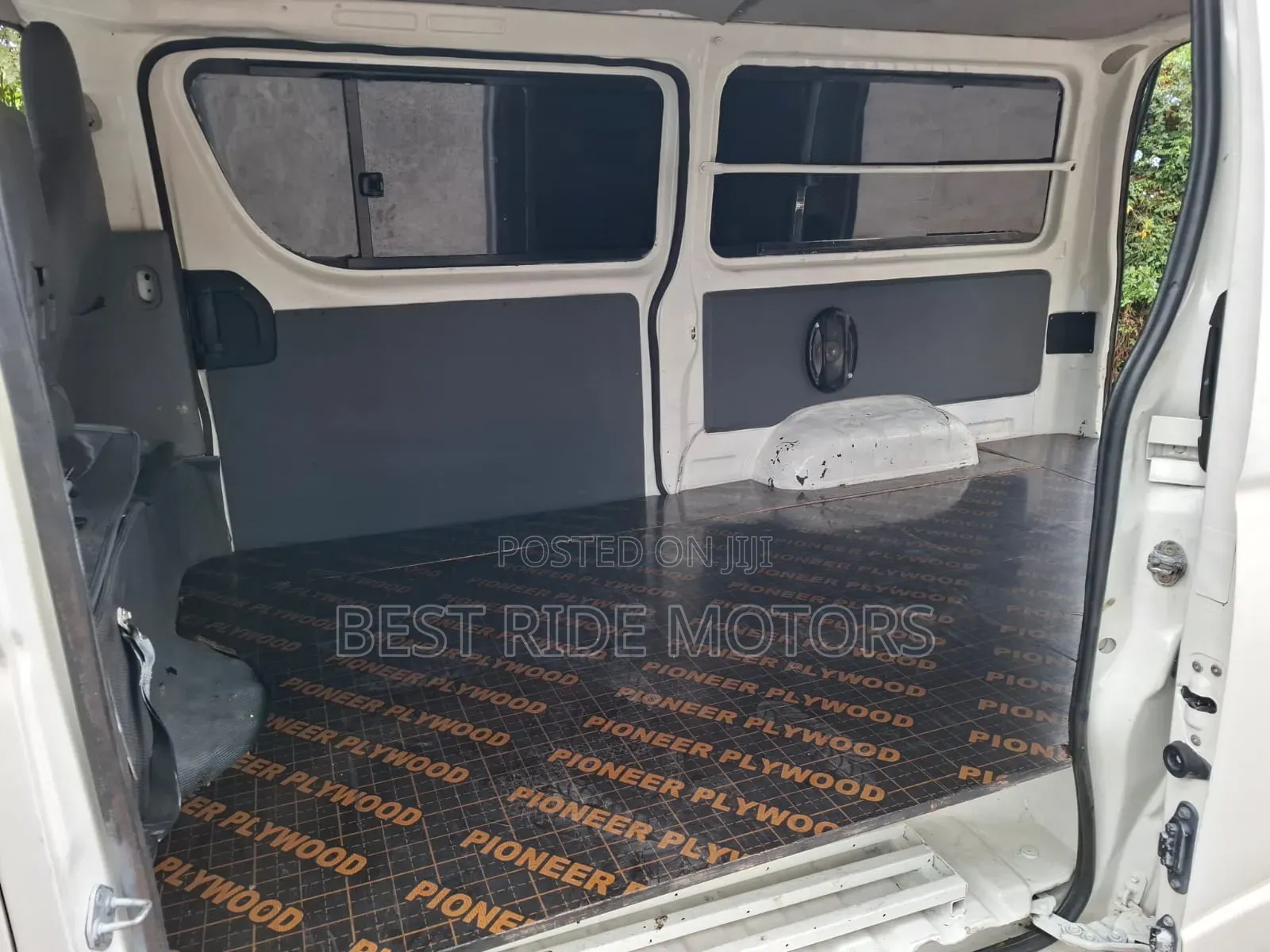 Toyota HiAce 2012 White