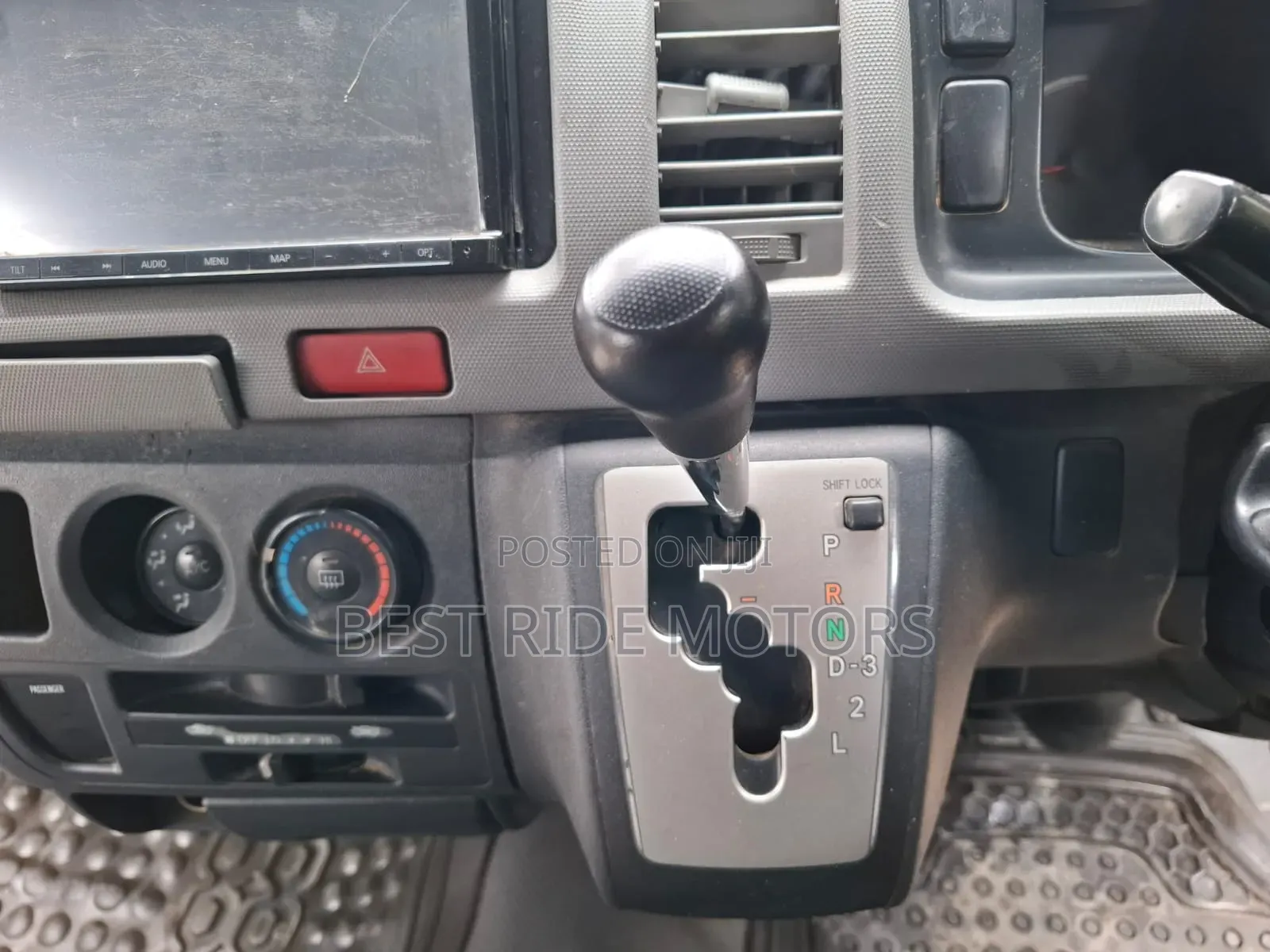 Toyota HiAce 2012 White