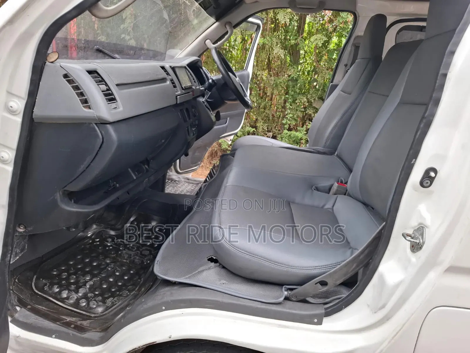 Toyota HiAce 2012 White