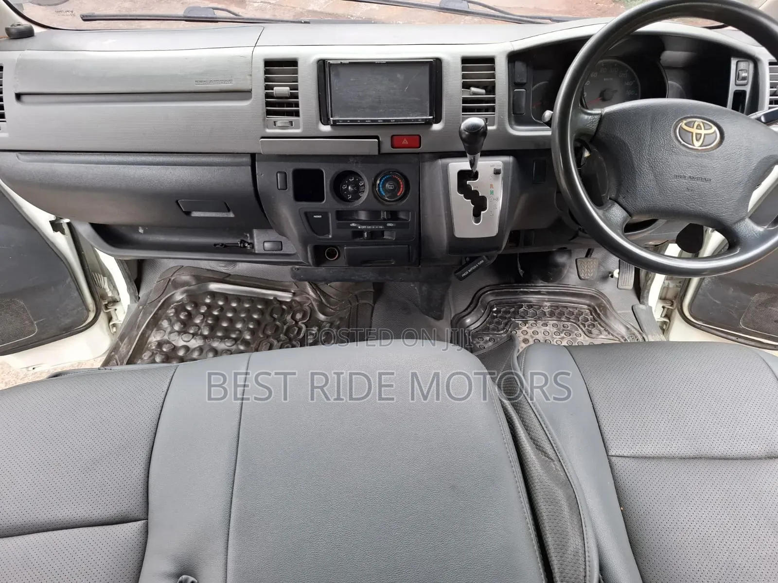 Toyota HiAce 2012 White