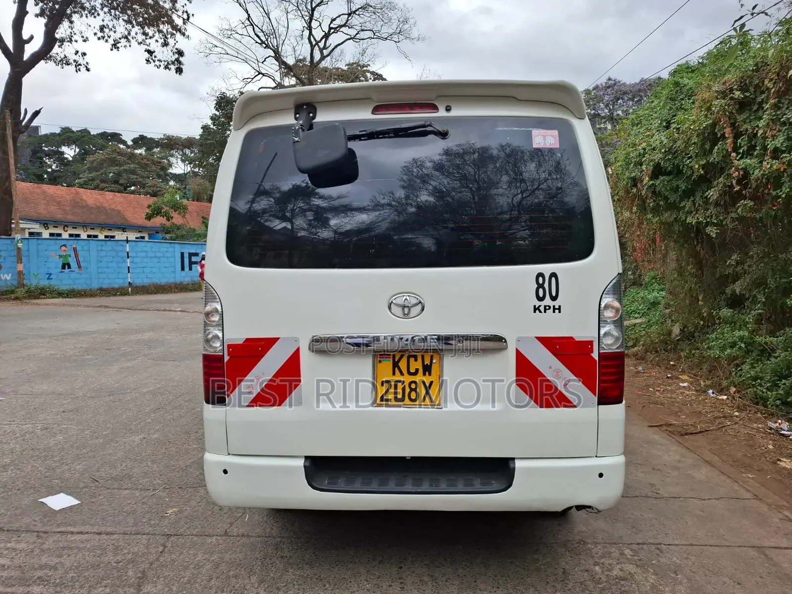 Toyota HiAce 2012 White