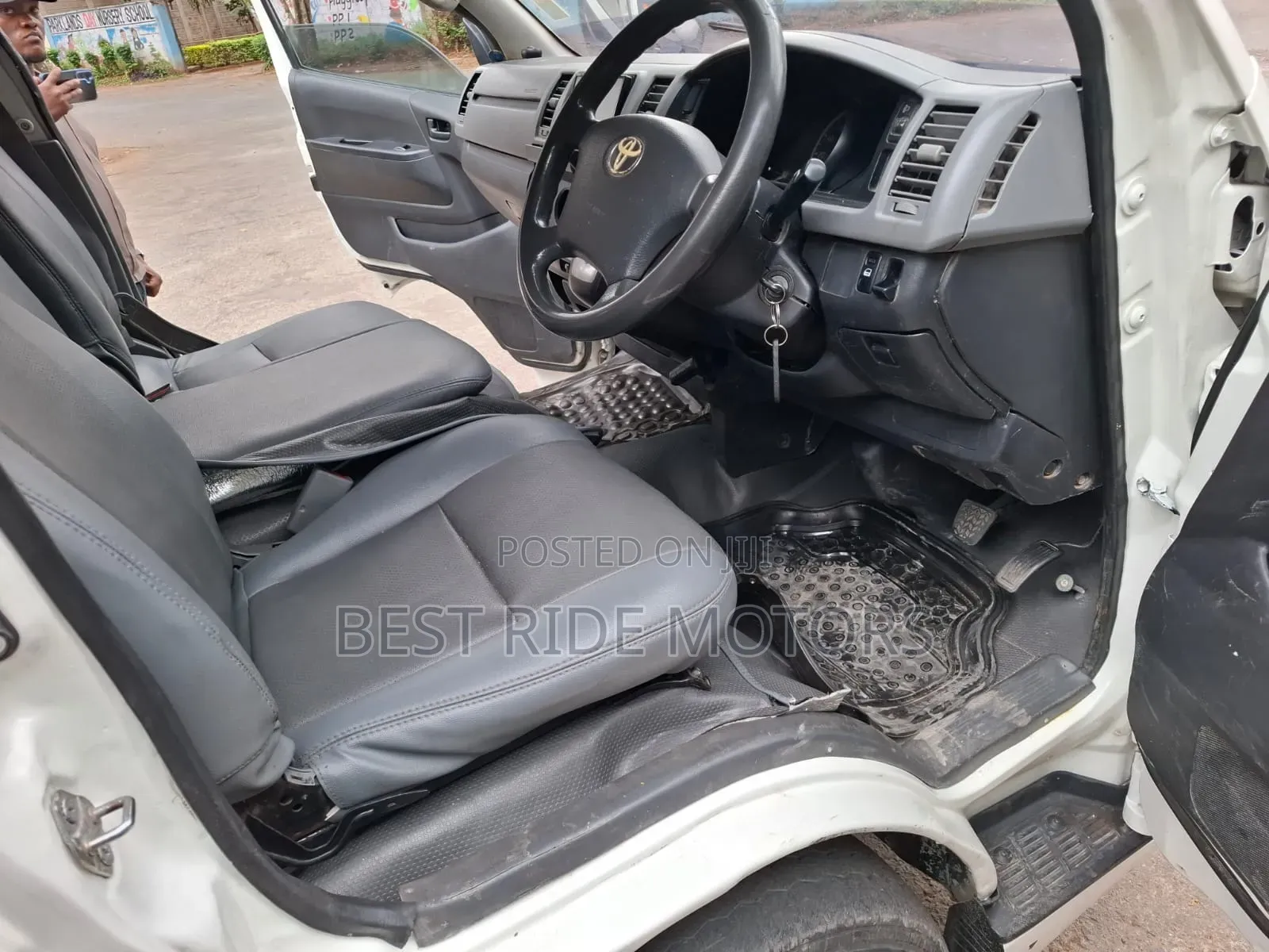Toyota HiAce 2012 White