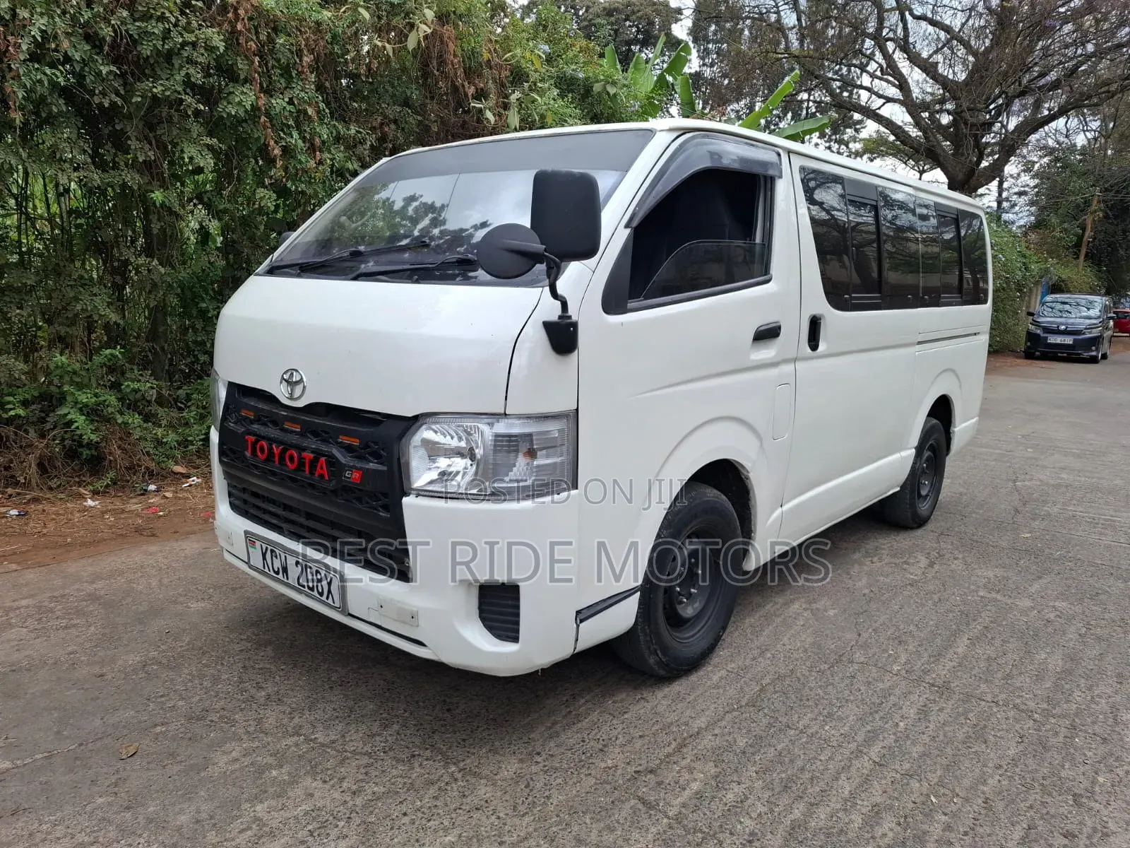 Toyota HiAce 2012 White