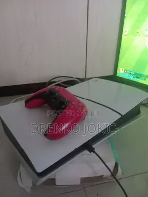 PS5 Slim, One Controller.