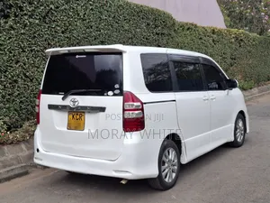 Toyota Noah 2012 White