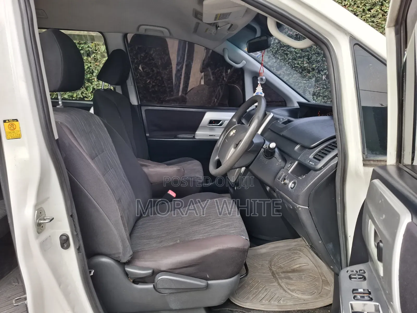 Toyota Noah 2012 White
