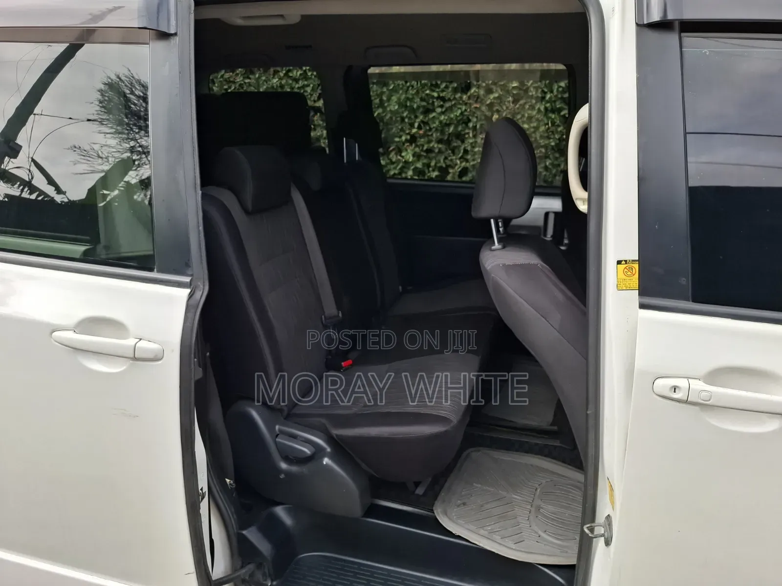 Toyota Noah 2012 White