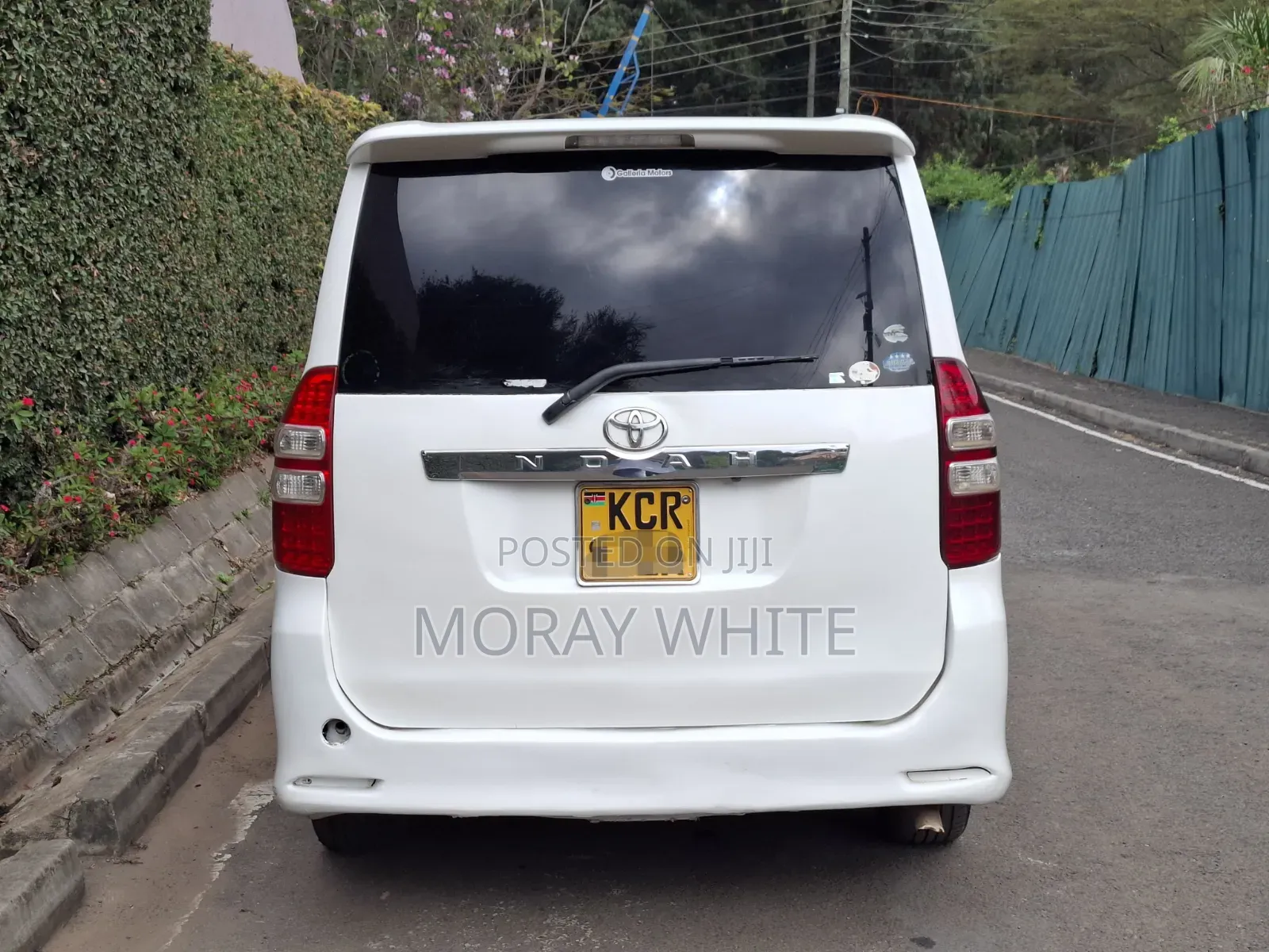Toyota Noah 2012 White
