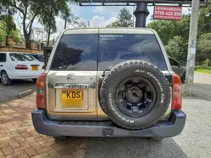 Nissan Patrol 2009 Gold