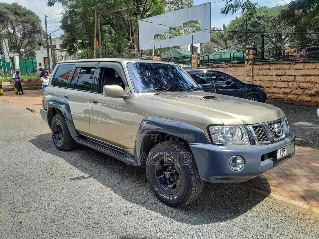 Nissan Patrol 2009 Gold