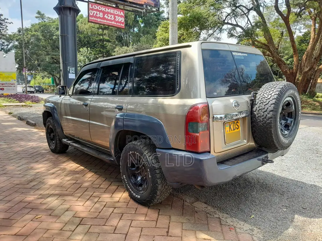 Nissan Patrol 2009 Gold