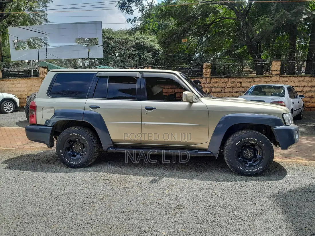 Nissan Patrol 2009 Gold