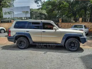 Nissan Patrol 2009 Gold