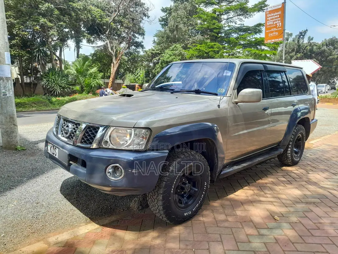 Nissan Patrol 2009 Gold