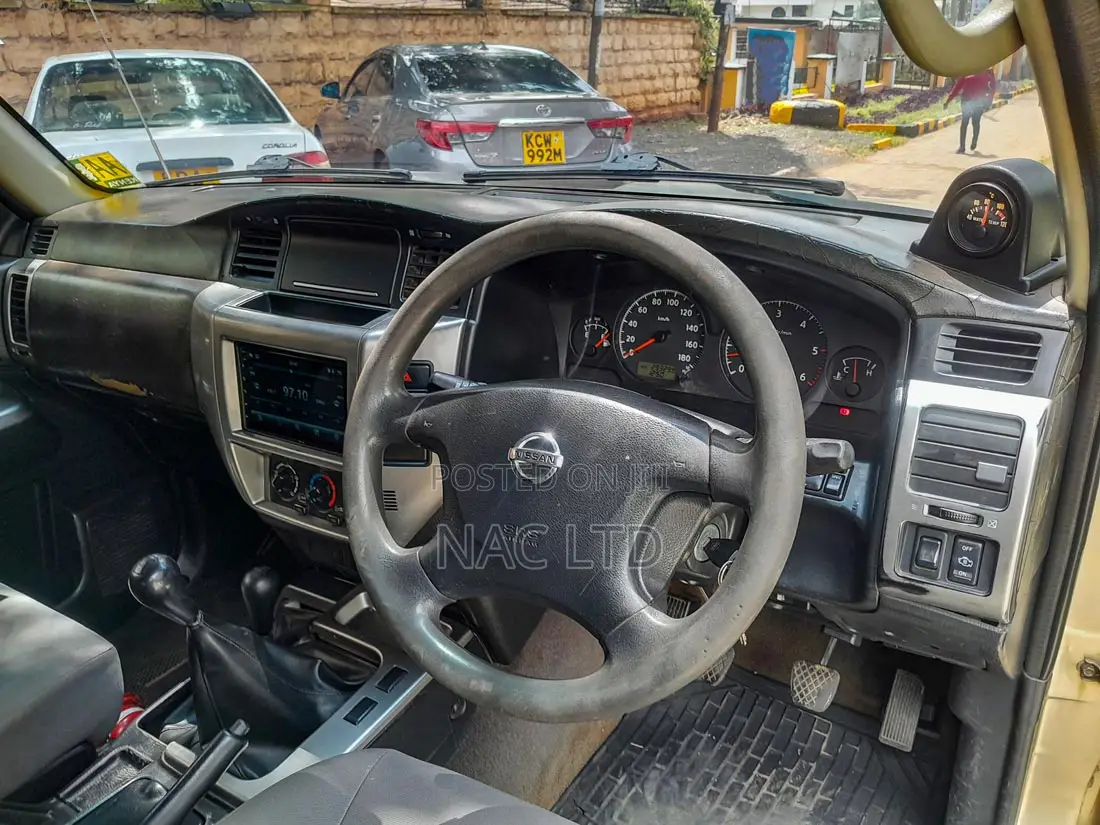 Nissan Patrol 2009 Gold