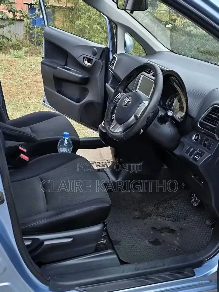 Toyota Ractis 1.5 FWD 2014 Blue