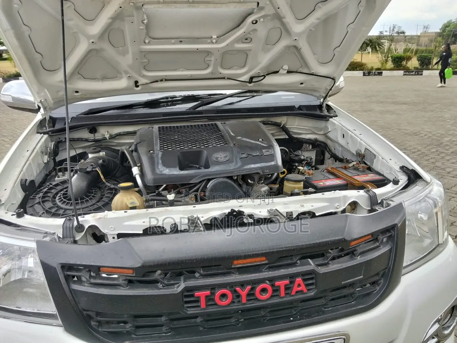 Toyota Hilux 2.5 D-4D 4X4 SRX 2011 Off white